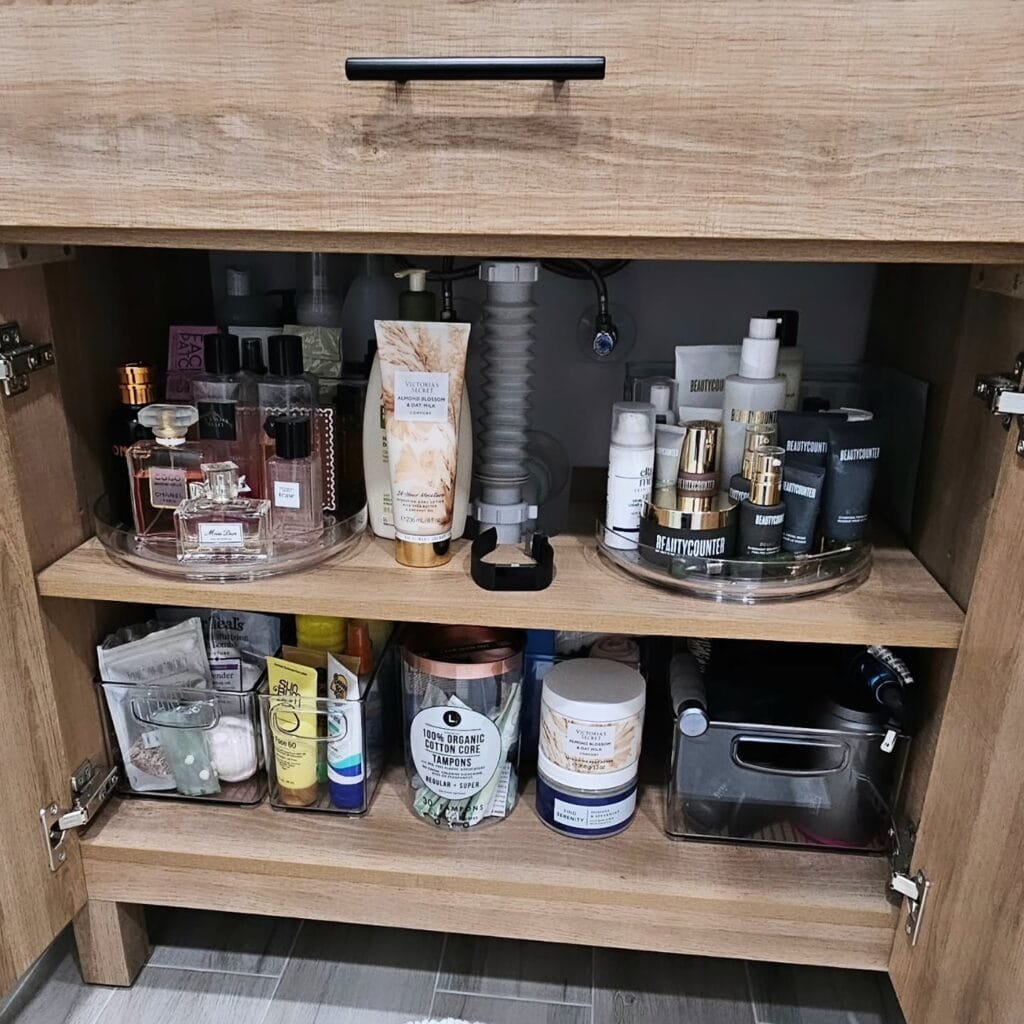 Rotating Organizers Maximize Cabinet Space
