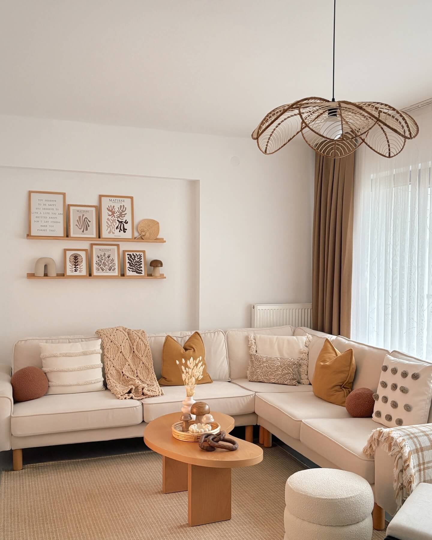 Creating a Cozy Retreat with Warm Living Room Colors