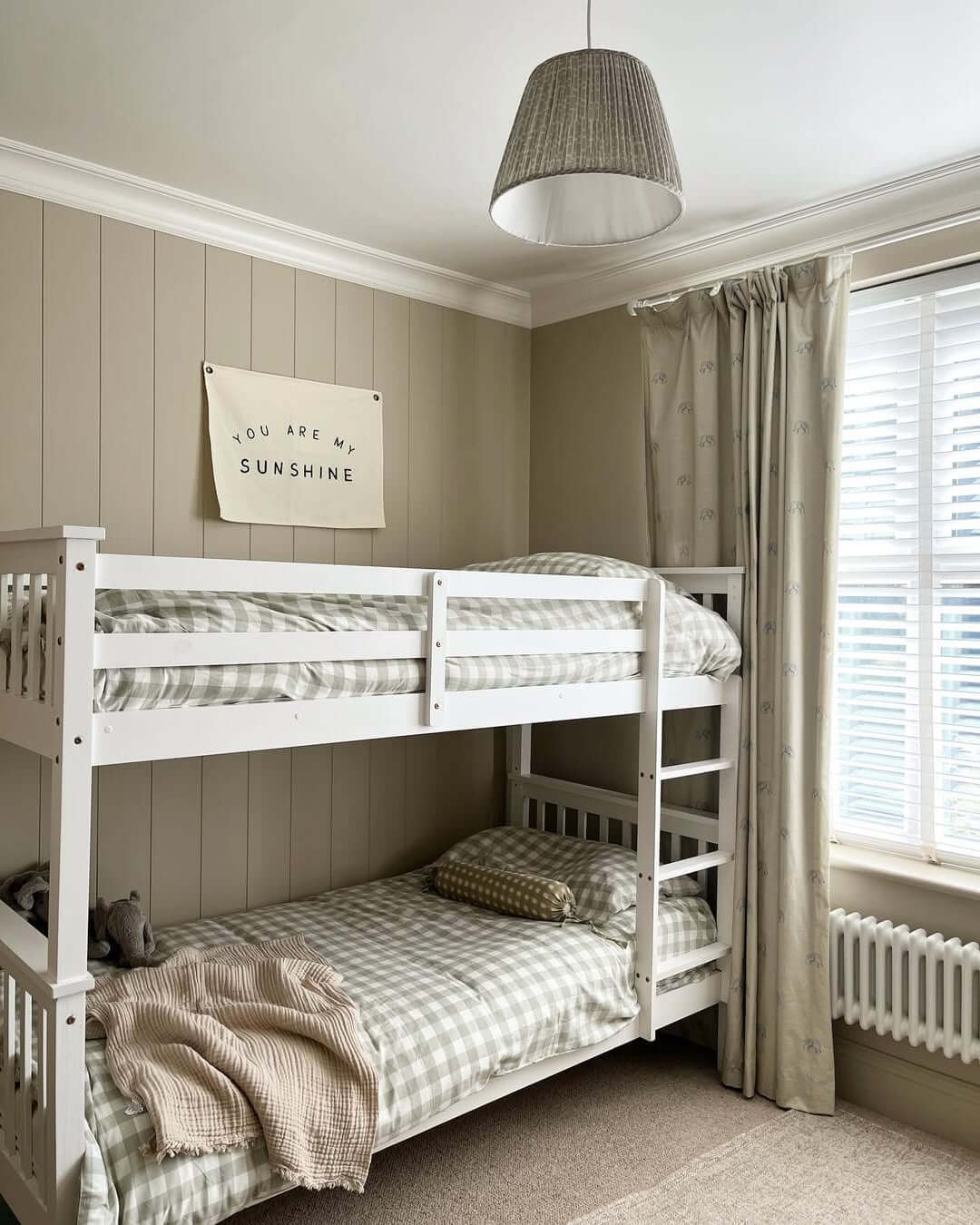 Calming and playful design for a creative kids room