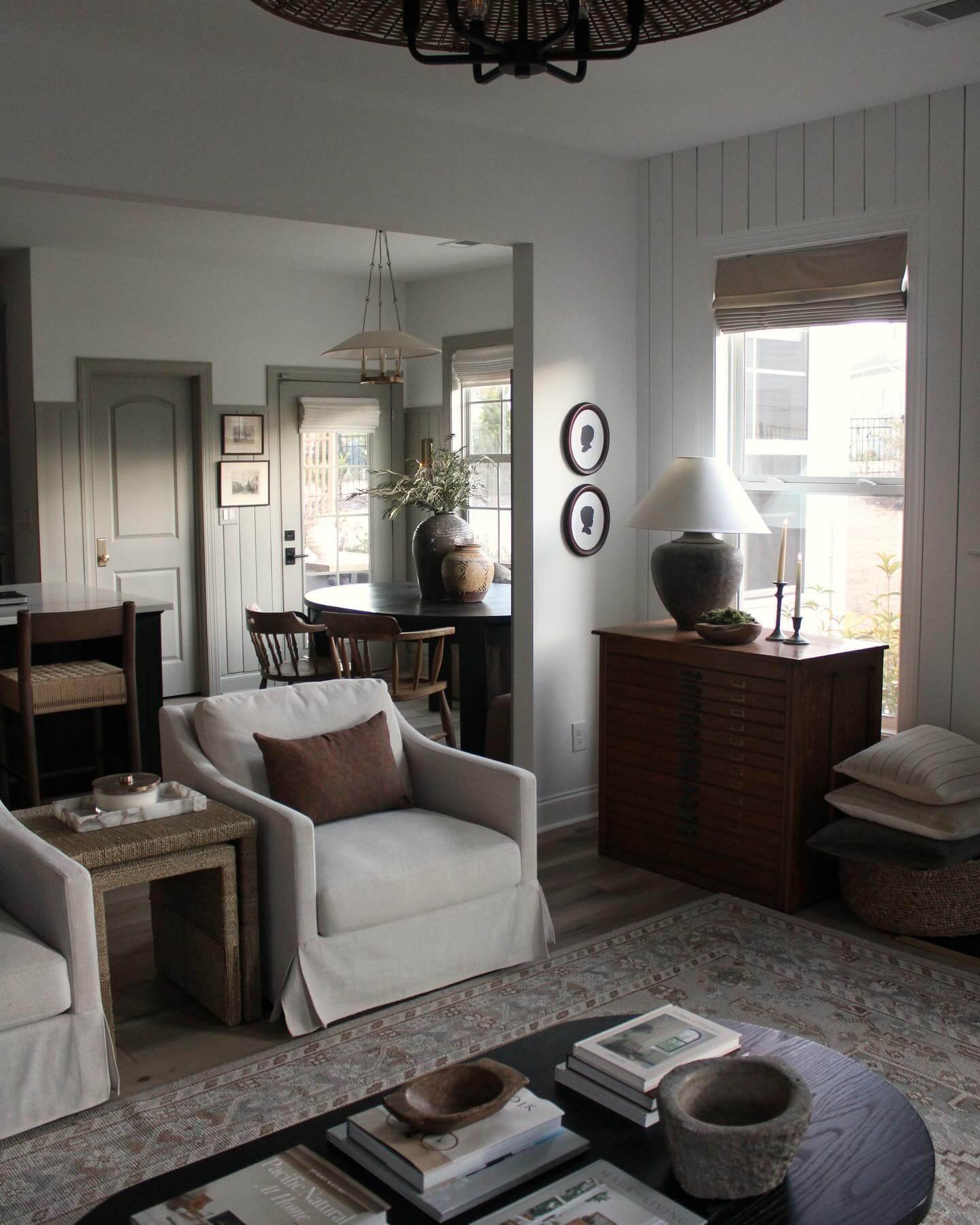 Serene living room colors and textures for ultimate comfort