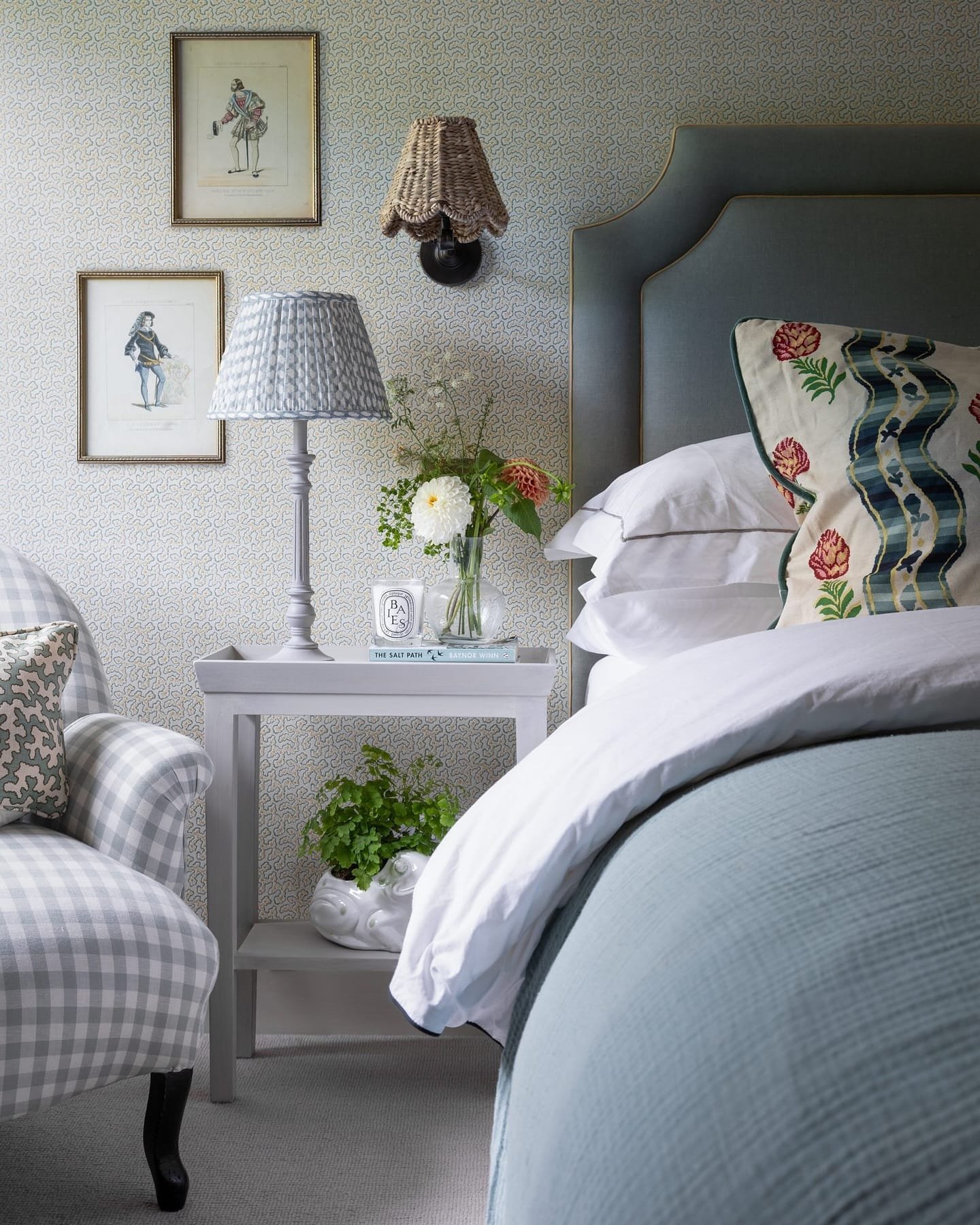 Coastal design elements for a serene and stylish retreat