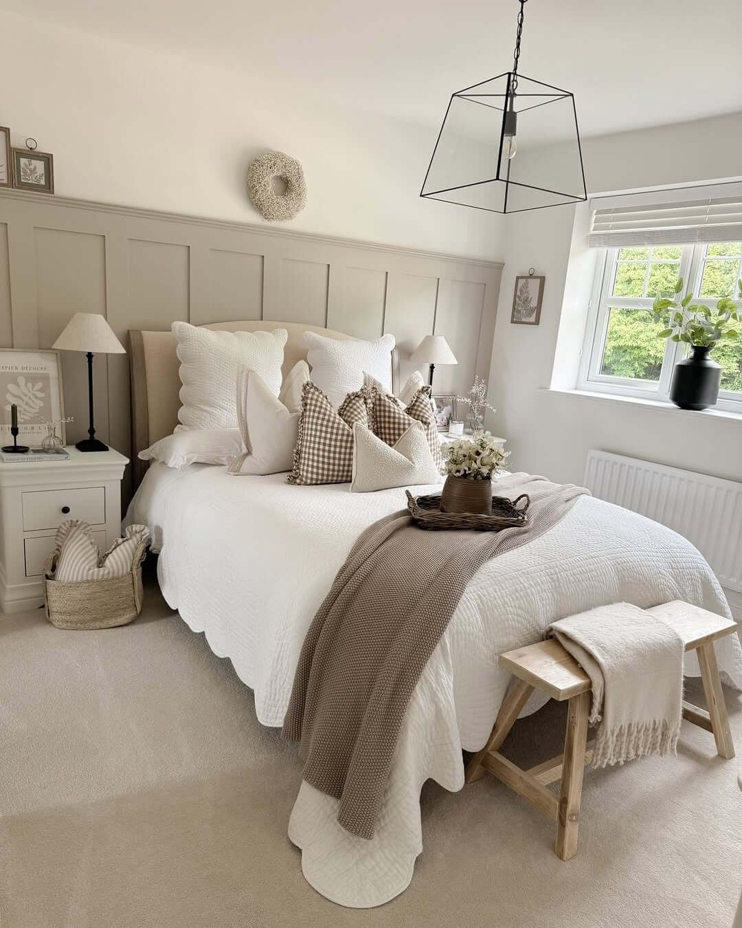 Layered Textures and Modern Lighting Elevate Minimalist Design