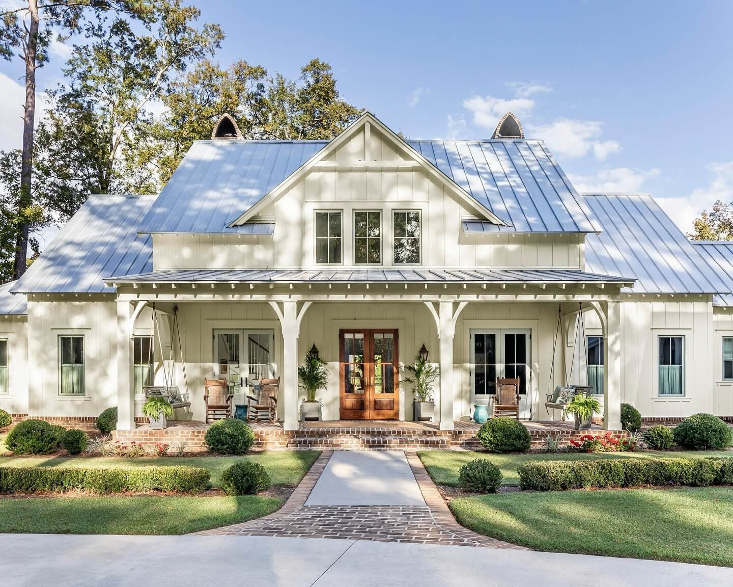 Modern Lake House Aesthetics