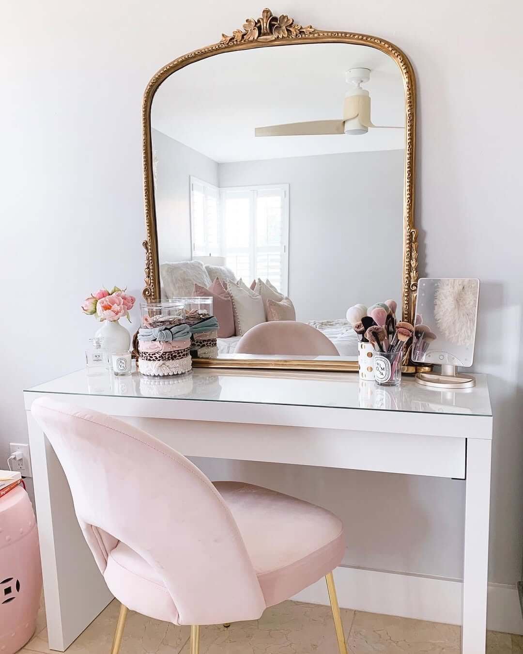 Modern vanity design enhances small spaces with style