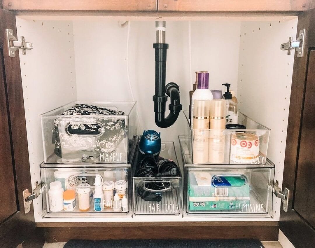 Creating a visually harmonious and organized bathroom space