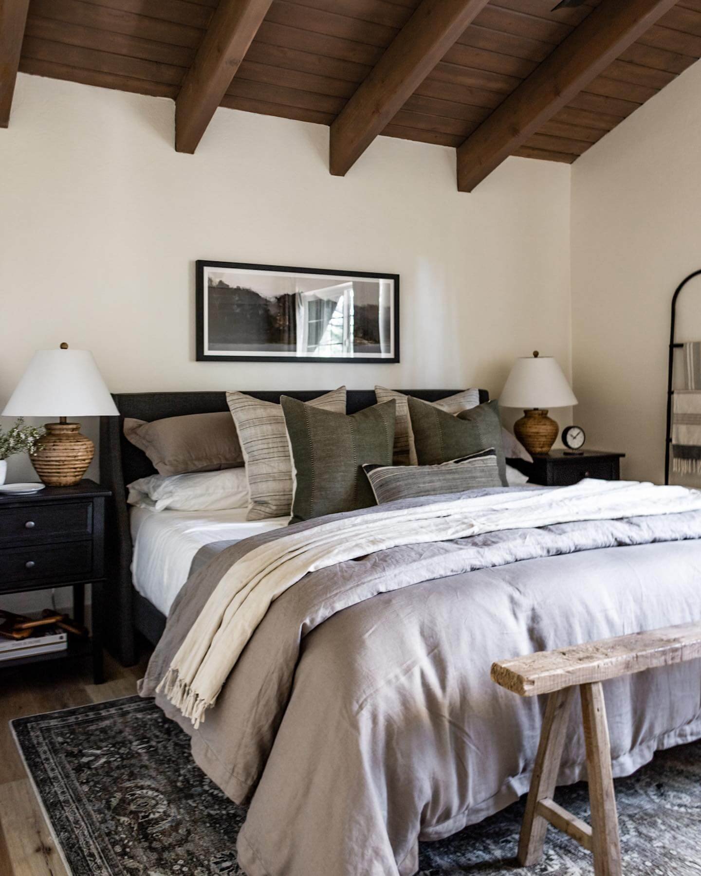 Serene Lake House Retreat