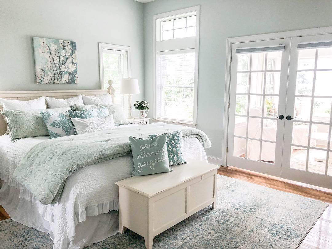 Tranquil Lake House Retreat