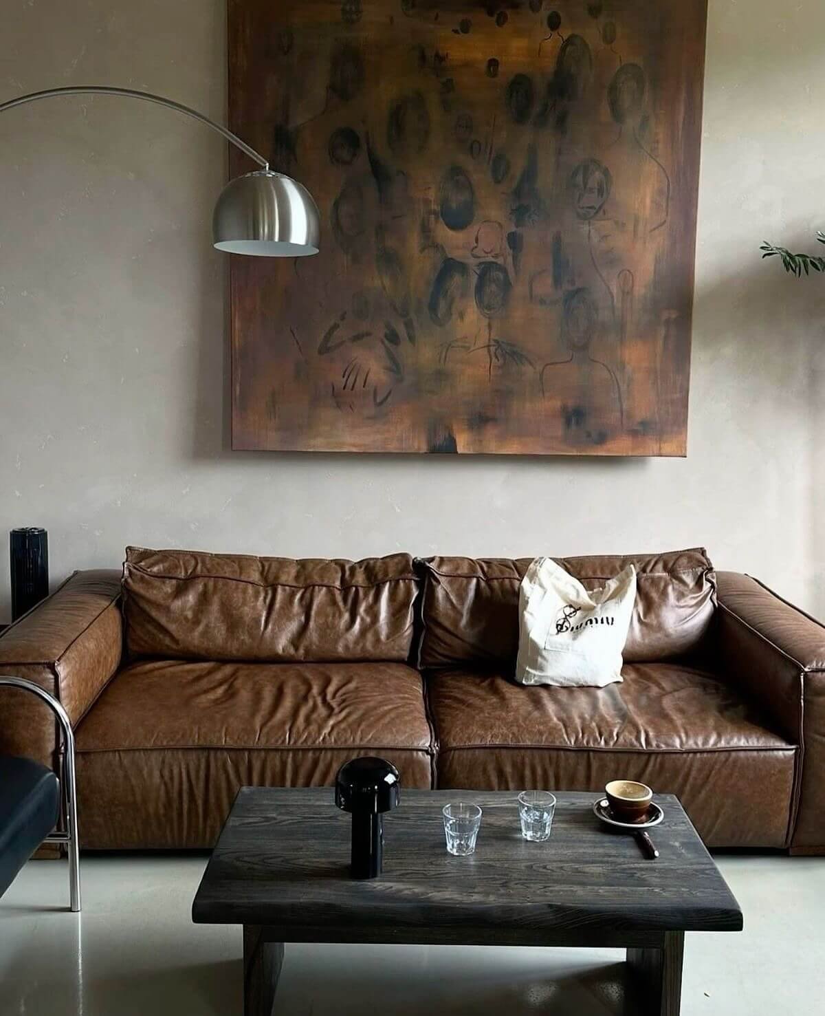 Creating a Cozy and Stylish Living Room with Brown Decor