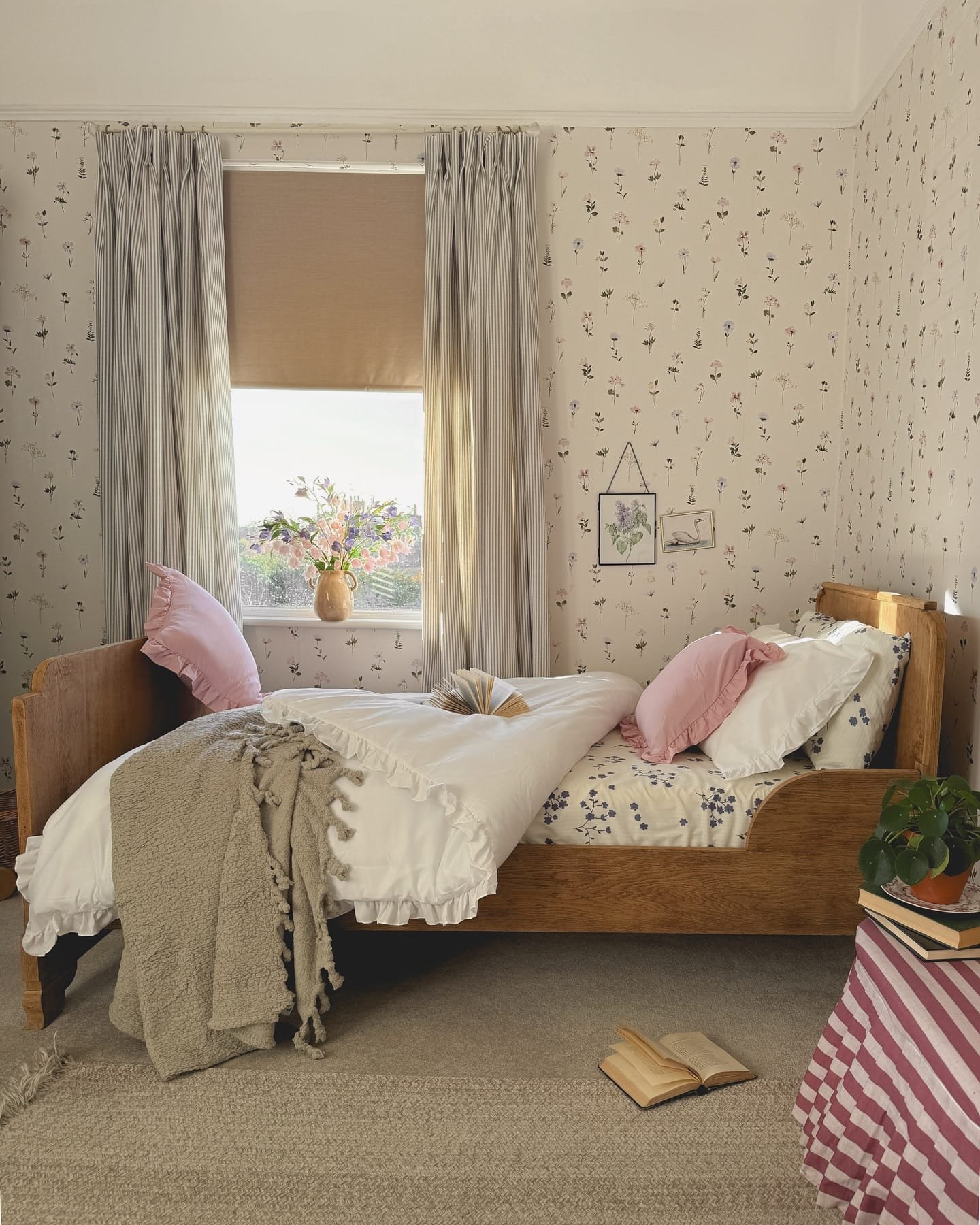 Charming Cozy Bedroom Decor