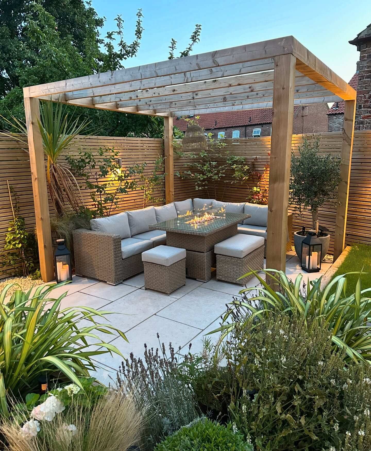 Cozy minimalist pergola retreat