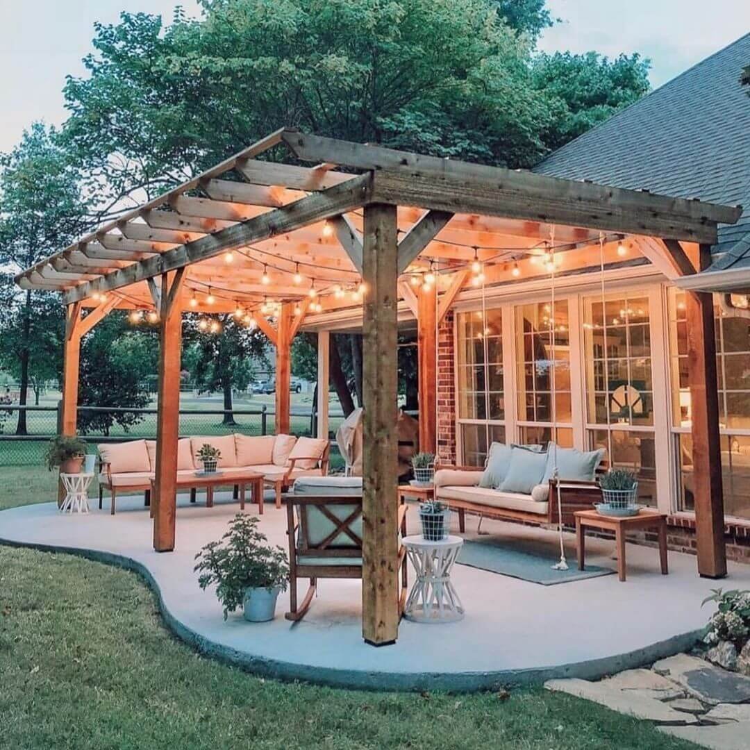 Cozy Outdoor Dining Oasis