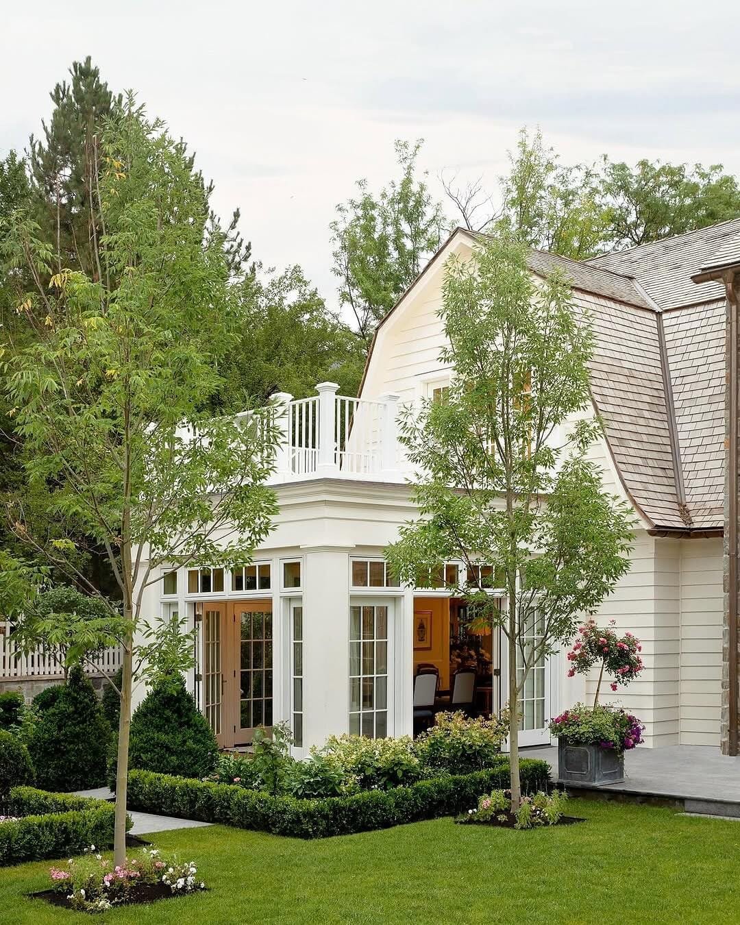 Elegant Borders with Low-Maintenance Plants