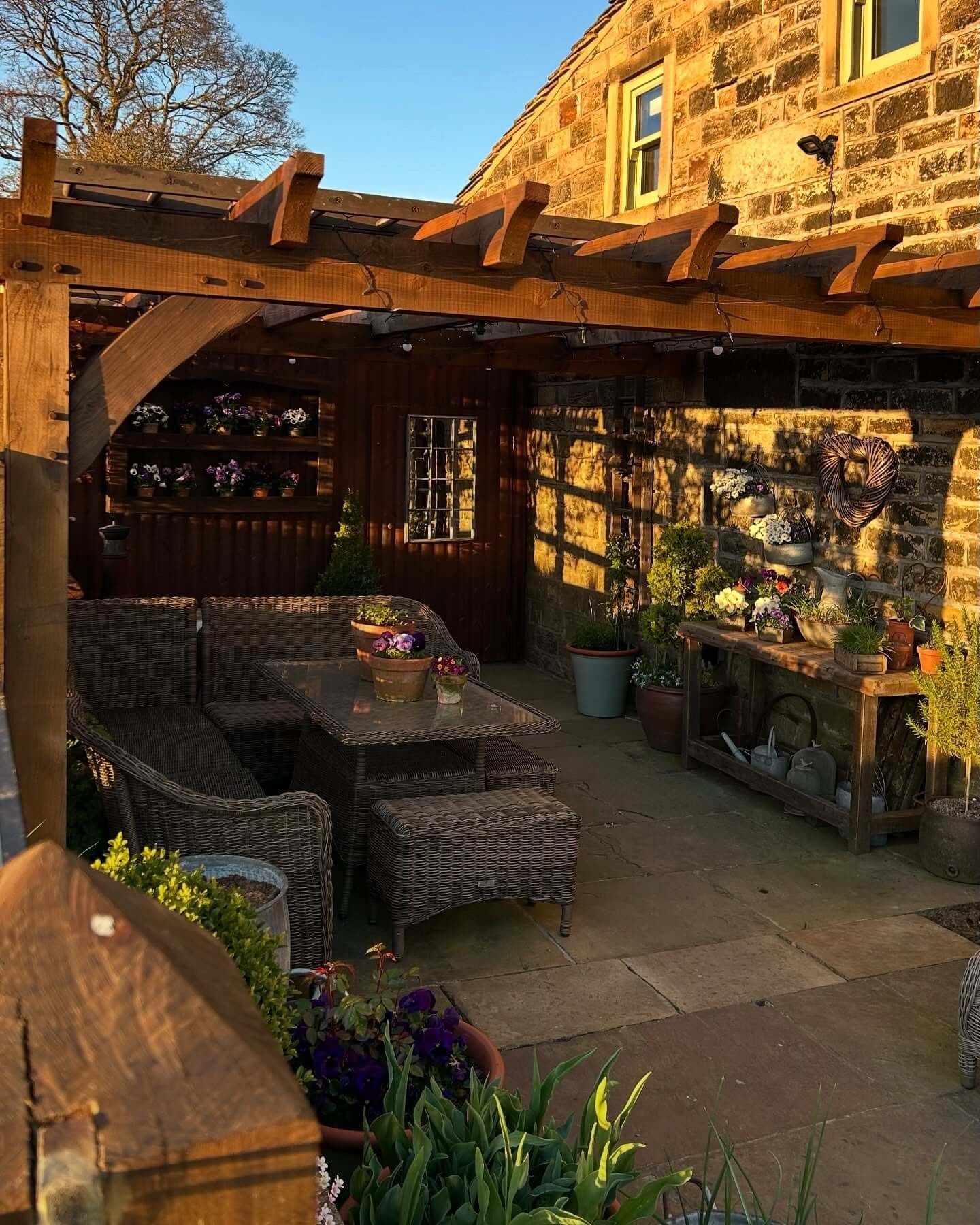 Elegant garden retreat design