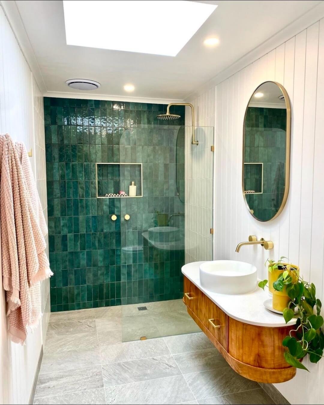 Emerald Green Bathroom Elegance