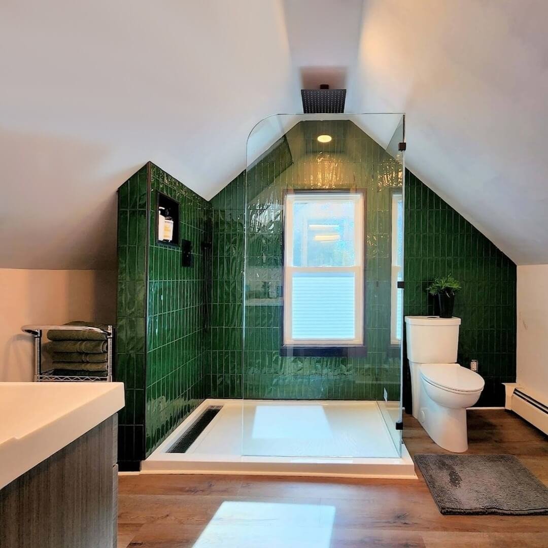 Emerald Green Bathroom Elegance