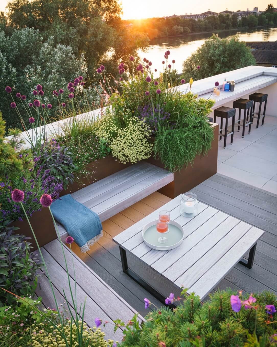 Inviting greenery and comfort