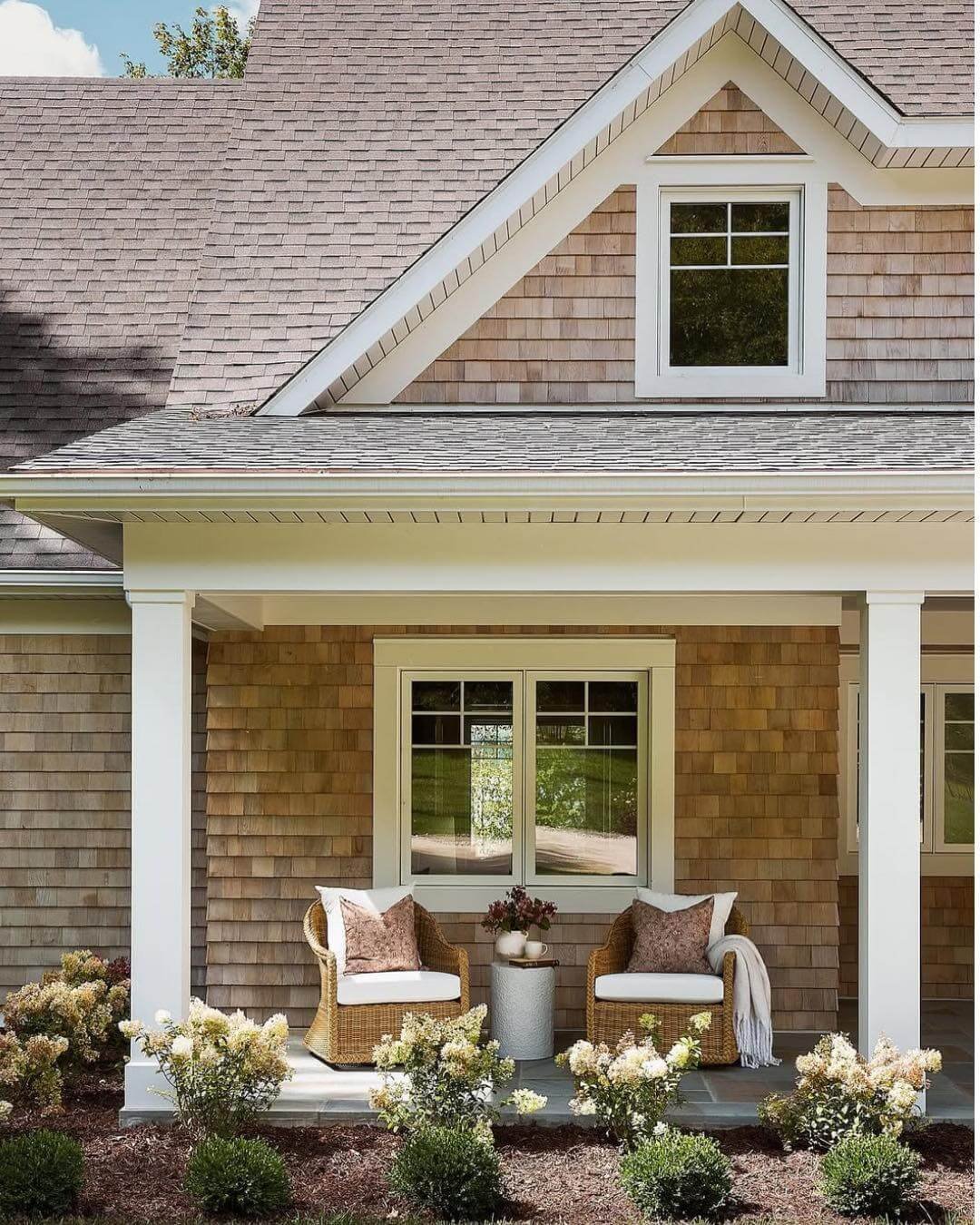 Inviting Wicker Chair Setup