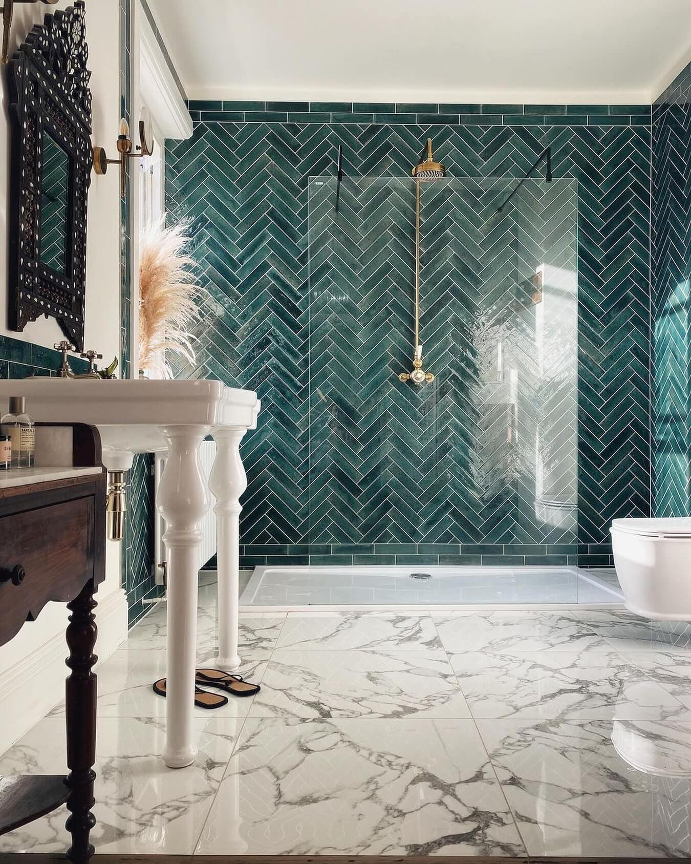 Luxurious Emerald Green Design