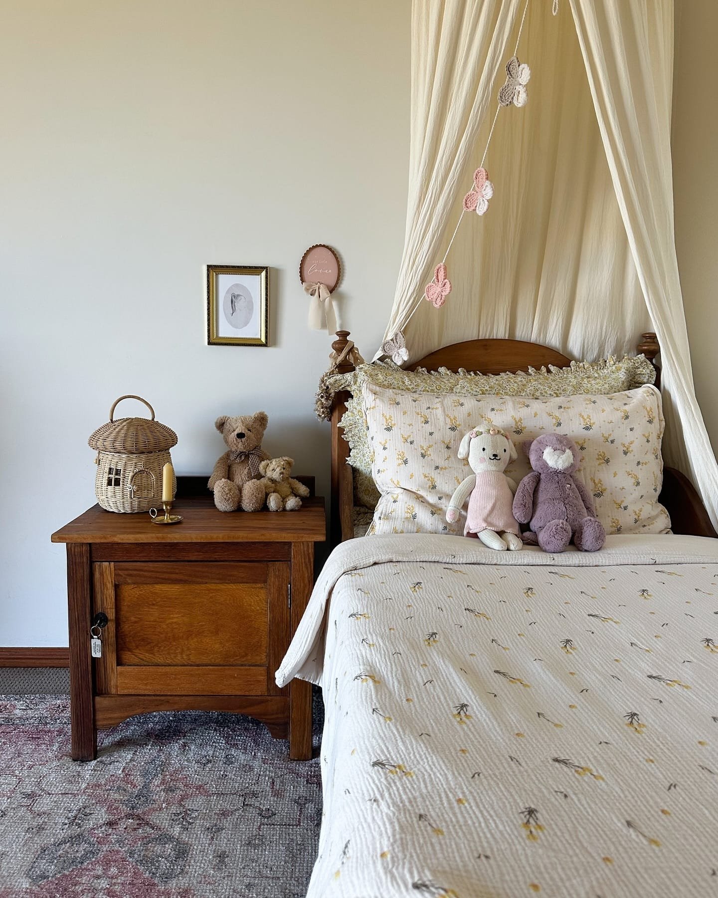 Serene Floral Bedding Retreat